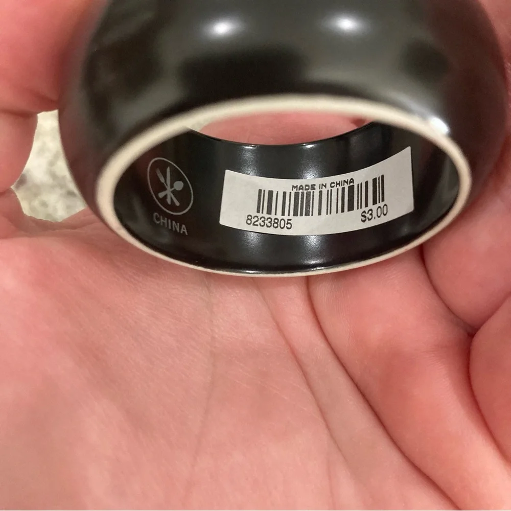 NWT Pier 1 Imports set of 4 black with white on one side ceramic napkin rings